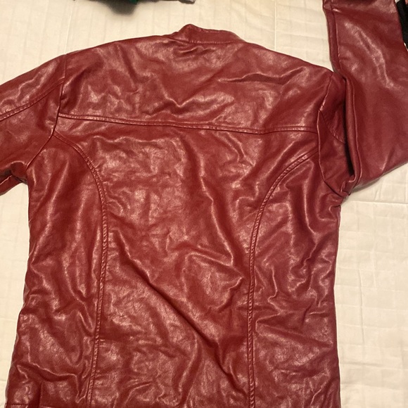 Burgundy pleather fleece lined bomber style jacket - Picture 5 of 8